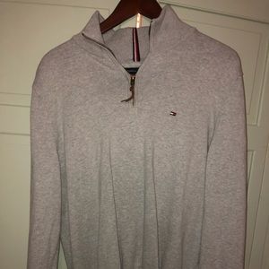 Large Tommy Hilfiger Gray Sweater